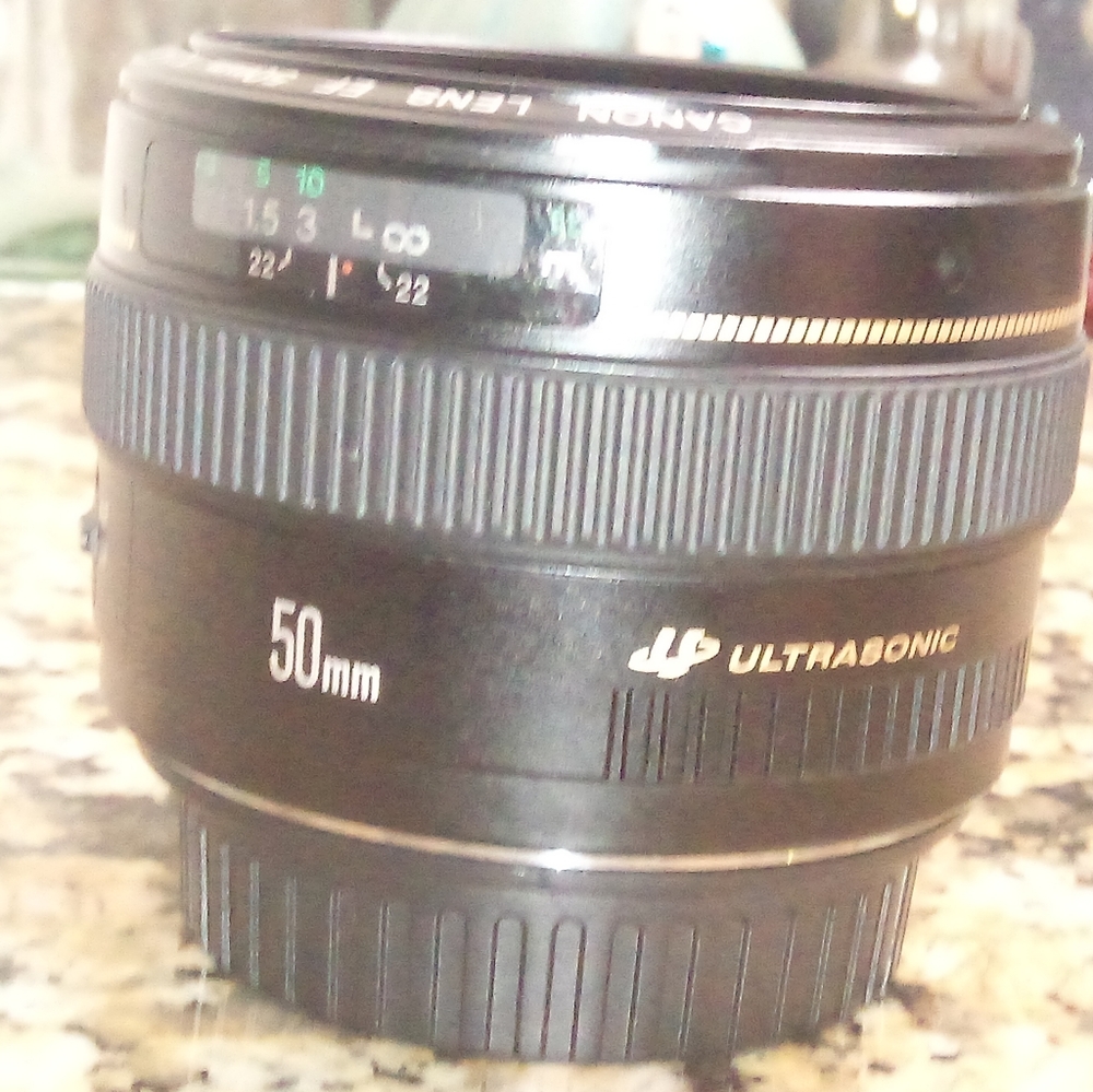 canon ultrasonic 50mm f 1.4 lens